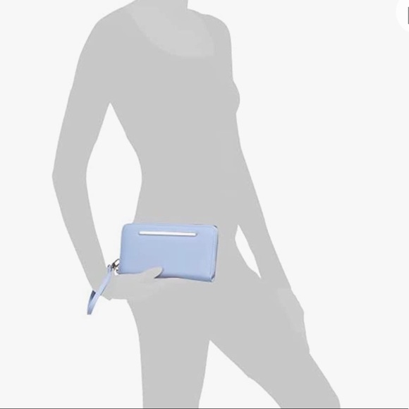 Steve Madden Zip Around Wallet/Wristlet/Clutch - Picture 2 of 5